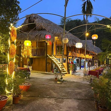 Bee Lucky Homestay Xuan Dam Exterior photo